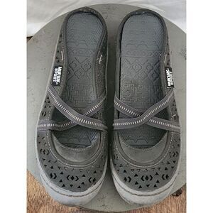 Muk Luk Erin Walking Flats Size 8.5 HEAL STRAP REMOVED!